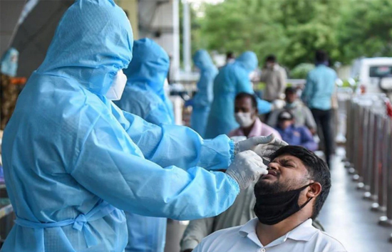 corona virus update : 24 घंटे में कोरोना के 1 लाख 27 से अधिक मामले, 1,059 लोगों की गई जान 