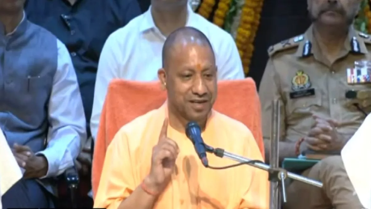 सीएम योगी ने प्रेस वार्ता कर जनता को सरकार की एक वर्ष की उपलब्‍ध‍ियों के बारे में बताया 