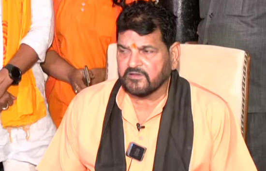 मुझे जनता की वजह से पद मिला है , मै अपराधी बनकर इस्तीफा नहीं दूंगा : बृजभूषण शरण सिंह