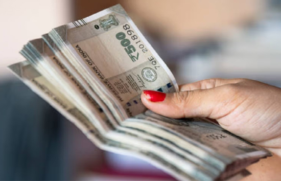 हमेशा रहेंगे परेशान...घर के मंदिर में वास्तु से जुड़ी न करें ये गलतियां, बंद होगी तरक्की