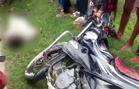 ​एक बाइक छह लोग और जरा सी लापरवाही में खत्म हो गया सबकुछ 