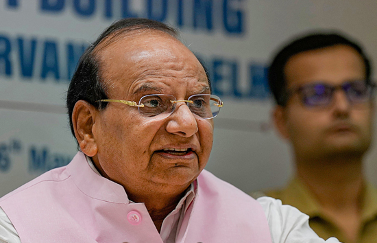 दिल्ली में आप की  'महिला सम्मान योजना' पर विवाद, LG ने जांच के दिए आदेश, लोगों की डेटा की गोपनीयता भंग करने का आरोप 