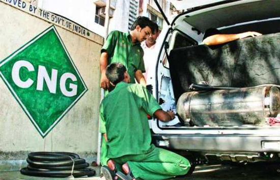 दिल्ली में सीएनजी 2.5 रुपये प्रति किलो हुआ महंगा, एक महीने में बढ़े 10.80 रुपये दाम 