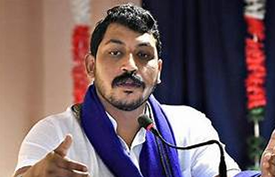 अयोध्या गैंगरेप केस : आरोपी के  बेकरी पर बुलडोजर एक्शन से नाखुश सांसद चंद्रशेखर, कहा-अपराधी एक होता है...सजा परिवार को मिलती है 