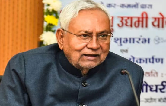 बिहार में फ्लोर टेस्ट से पहले उथल-पुथल, JDU के पांच तो RJD के 12 विधायकों से नहीं हो रहा संपर्क  