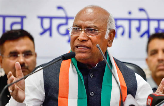 जहरीले सांप की तरह हैं प्रधानमंत्री मोदी, कर्नाटक में चुनावी रैली में मल्लिकार्जुन खड़गे ने दिया विवादित बयान 