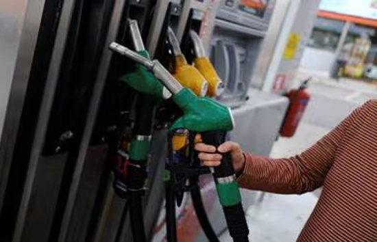 Petrol Diesel Prices Today : पेट्रोल-डीजल के बदल गए रेट, चेक करें आज की ताजा कीमत 