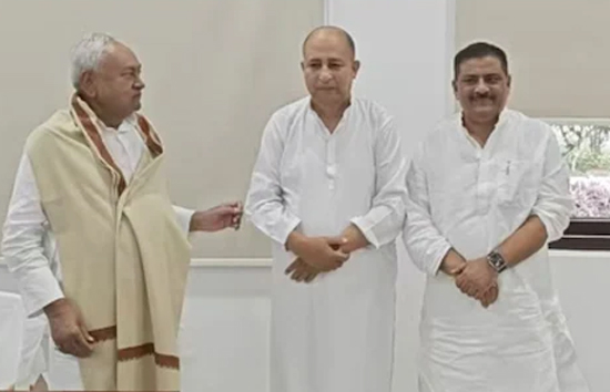 जम्मू-कश्मीर चुनाव में जदयू की भाजपा से अलग राह, कहा-पत्थरबाजों को रिहा करने का किया वादा