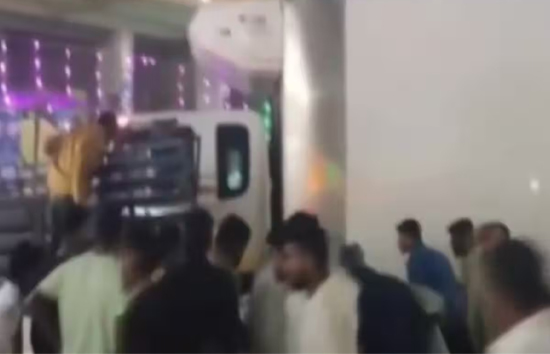 कर्नाटक: बेकाबू ट्रक ने मारी टक्कर, 8 की मौत, मुख्यमंत्री ने किया मुआवजे का ऐलान