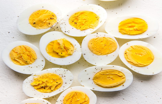 इन लोगों को अंडा खाना पड़ सकता है महंगा, आज से ही बनाए दूरी  