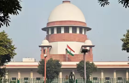 सुप्रीम कोर्ट ने यूपी विधान परिषद में नेता विपक्ष का पद रिक्त होने के मामले में सभापति और मुख्य सचिव को थमाया नोटिस 