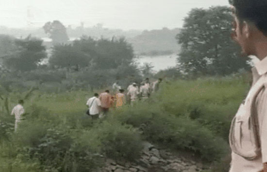 दिल्ली :  गीता कॉलोनी में टुकड़ों में बिखरी मिली महिला की लाश, पुलिस जांच में जुटी 