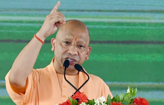 CM योगी का बड़ा ऐलान: भदोही फिर बनेगा 'संत रविदास नगर', अखिलेश यादव और सपा पर साधा निशाना