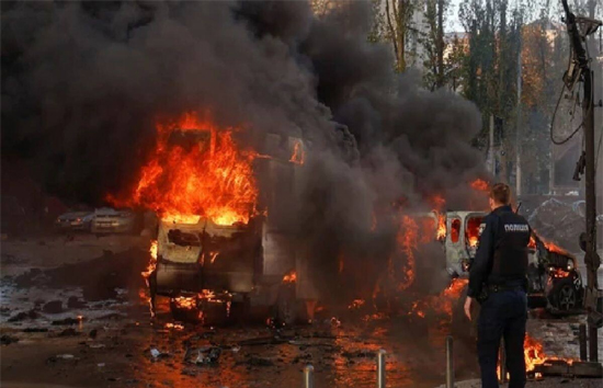 नए साल पर नहीं माना रूस, यूक्रेन पर बरसाए बम