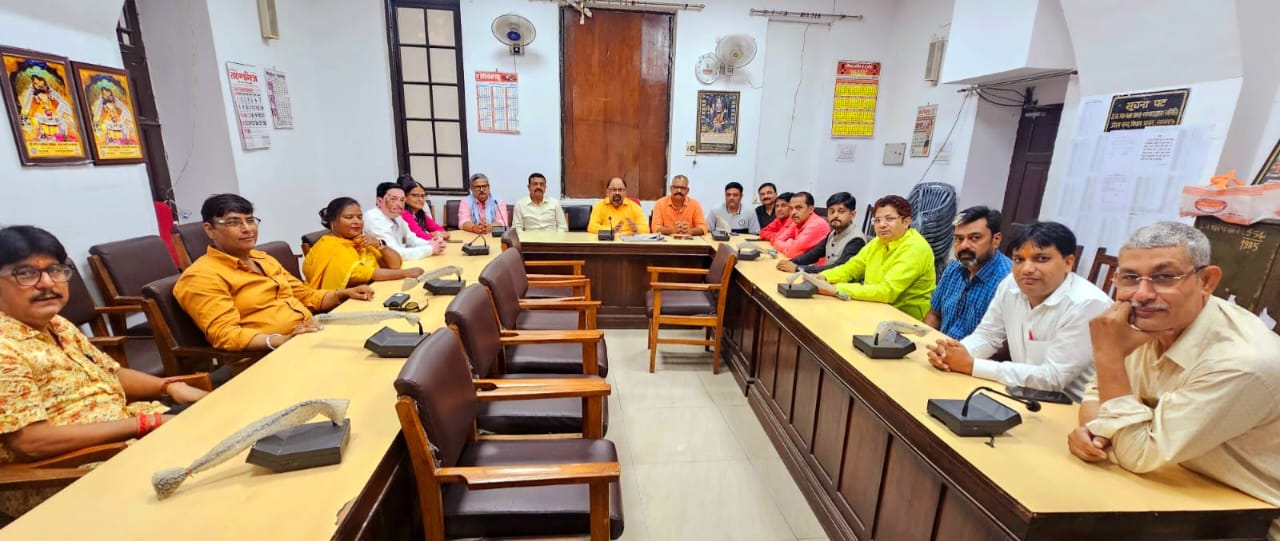 उत्तर प्रदेश मान्यताप्राप्त संवाददाता समिति की पहली बैठक संपन्न 