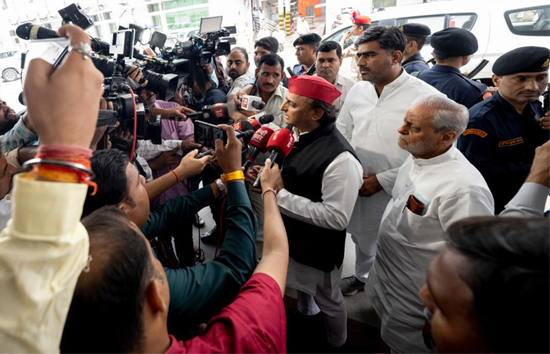 सदन से वॉकआउट पर बोले अखिलेश यादव, कहा-जनता से जुड़े मुद्दों पर बात नहीं करना चाहती है सरकार 