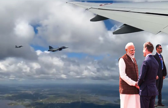 प्रधानमंत्री मोदी के स्वीडन पहुंचने पर आसमान में ग्रिपेन लड़ाकू विमानों ने किया एस्कॉर्ट किया