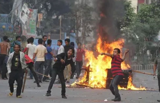 बांग्लादेश में फिर बिगड़े हालात, अलग-अलग हिंसाओं में 40 से ज्यादा घायल 