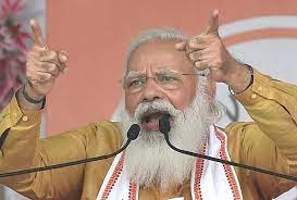 प्रधानमंत्री नरेन्द्र मोदी शुक्रवार को गुवाहाटी में बिहू समारोह में हुए सम्मिलित