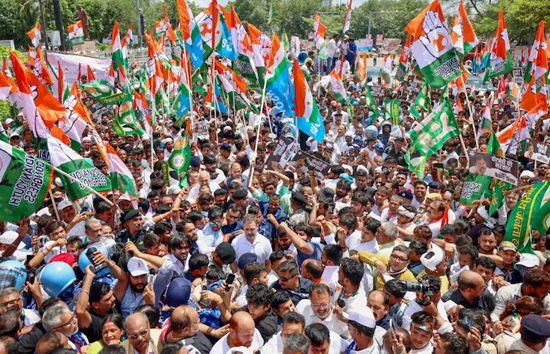 बिहार में SIR के विरोध में महागठबंधन का बिहार बंद और चक्का जाम, ट्रेनों की थमी रफ्तार