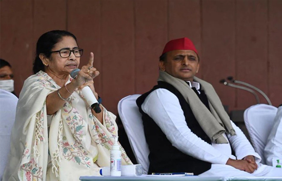 अखिलेश के साथ संयुक्त प्रेस कॉन्फ्रेंस में बोलीं-ममता बनर्जी-कहा यूपी में 'खेला होबे'
