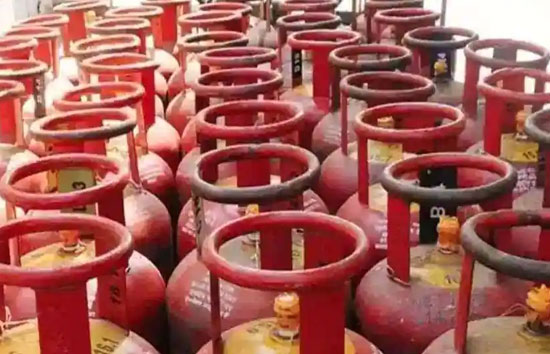 LPG सिलेंडर में 80 रुपये और हो सकता है सस्ता, इस तरह करें बुकिंग 