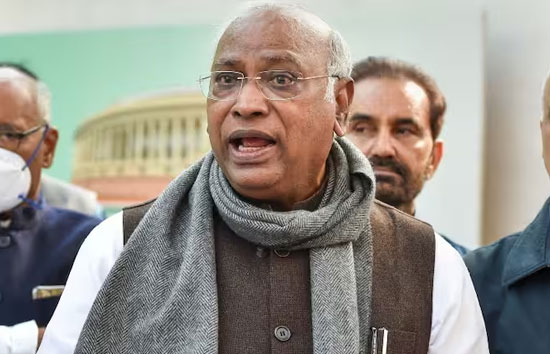 राहुल गांधी ने लोकसभा में कुछ भी असंसदीय बात नहीं कही : मल्लिकार्जुन खड़गे