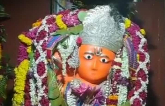 मध्य प्रदेश : श्रद्धालुओं का हनुमान जी की मूर्ति के पलक झपकने का किया दावा, वीडियो वायरल 