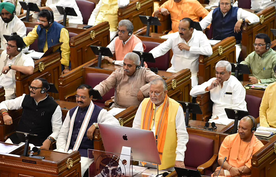 UP Budget : योगी सरकार 2.0 का पहला बजट पेश, बुजुर्गों और दिव्यांगों के लिए बड़ा ऐलान, वाराणसी-गोरखपुर को मेट्रो की सौगात