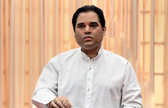 कांग्रेस या सपा! भविष्य में किस पार्टी से अपने राजनीतिक करियर को आगे ले जाएंगे वरुण गांधी