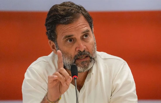 बदलापुर में बच्चियों से बदसलूकी गुस्से लाल हुए राहुल गांधी, कहा-क्या FIR के लिए आंदोलन करना पड़ेगा 