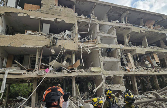 अमेरिका का न्यूक्लियर ठिकानों पर हमले के बाद बौखलाया ईरान, इजरायल के 10 शहरों पर ताबड़तोड़ मिसाइल हमला