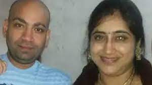 दरवाजा खोलने में देरी होने पर व्यवसायी ने पत्नी का चाकू से गोदकर हत्या कर दी