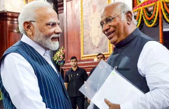 जातिगत जनगणना को खड़गे ने पीएम मोदी को लिखा पत्र, कहा-50 प्रतिशत आरक्षण की सीमा हटाएं, प्राइवेट स्कूल-कॉलेजों में लागू हो नियम 