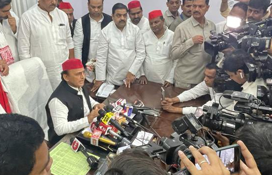 अखिलेश ने योगी सरकार के बजट को बताया मकड़जाल और बंटवारे वाला