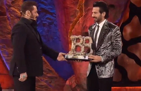 करणवीर मेहरा बने 'बिग बॉस 18' के विजेता, फर्स्ट रनरअप रहे विवियन डीसेना