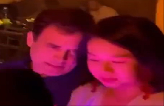 नेपाल के मशहूर पब में दिखे लड़की के साथ दिखे राहुल गांधी, वीडियो वायरल