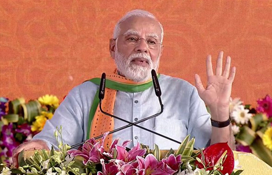 पीएम मोदी ने महिलाओं के सेल्फ हेल्प ग्रुप के तहत किया संवाद, बोले-नए भारत में महिला शक्ति का दिखा परचम