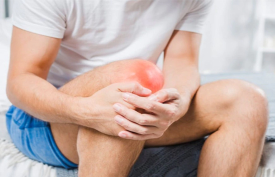 हड्डियों में अगर लगातार बना रहता है दर्द तो हो सकती है विटामिन डी की कमी, ना करें नजरअंदाज 