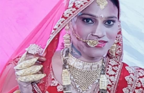 उन्नाव : मुस्कान किन्नर की हत्या, बेड पर मिला शव