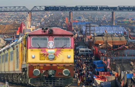 PhonePe ने शुरू की 'महाकुंभ बीमा'...ट्रेन से सफर के दौरान मात्र 59 रुपये में मिलेगा खास कवरेज