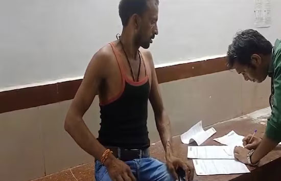 मध्य प्रदेश : दतिया में मवेशी भगाने के विवाद में दो गुटों में चली गोली, चार की मौत  