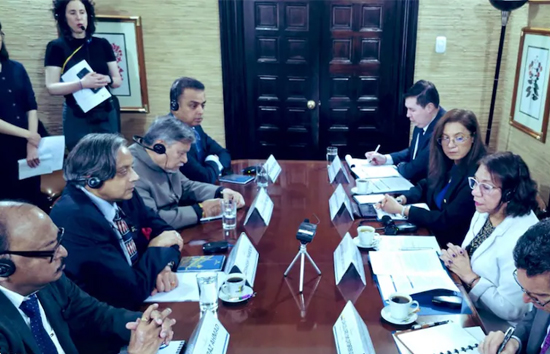 थरूर की नाराजगी आई काम,  आतंकवाद पर कोलंबिया ने बदला सुर, भारत को मिला खुला समर्थन