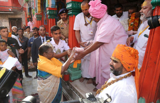 राष्ट्रपति द्रोपति मुर्मू ने रामललाका दर्शन कर सरयू की आरती