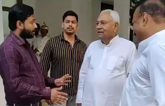 क्या चुनाव लड़ने जा रहे खान सर? नीतीश से मुलाकात के बाद अटकलें तेज 