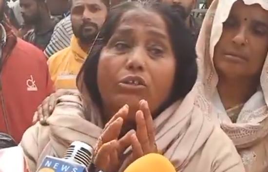 यूपी : करहल में वोटिंग के बीच दलित लड़की की हत्या से हड़कंप, सपा नेता पर लगा आरोप 