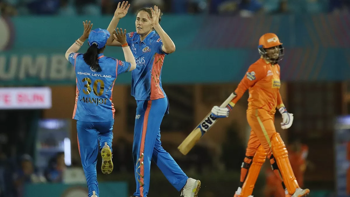 मुंबई इंडियंस ने मौजूदा महिला प्रीमियर लीग में शानदार प्रदर्शन करते हुए प्‍लेऑफ में अपनी जगह कर ली पक्‍की 