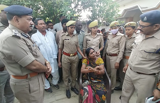 यूपी : देवरिया में 2 भाईयों की हत्या, सौतेली मां समेत तीन गिरफ्तार