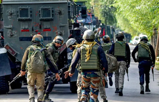 जम्मू कश्मीर : डोडा में मुठभेड़ के दौरान कैप्टन शहीद, 4 आतंकियों के भी मारे जाने की खबर