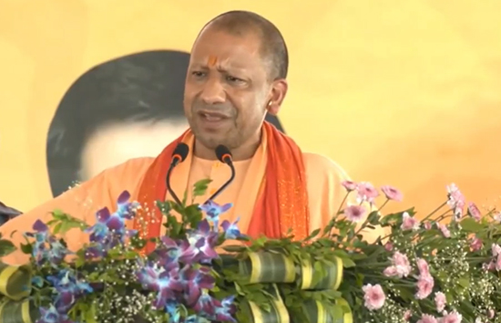 जम्मू-कश्मीर चुनाव : रामगढ़ की रैली में गरजे सीएम योगी, कहा-कांग्रेस पाकिस्तान समर्थित दलों के साथ